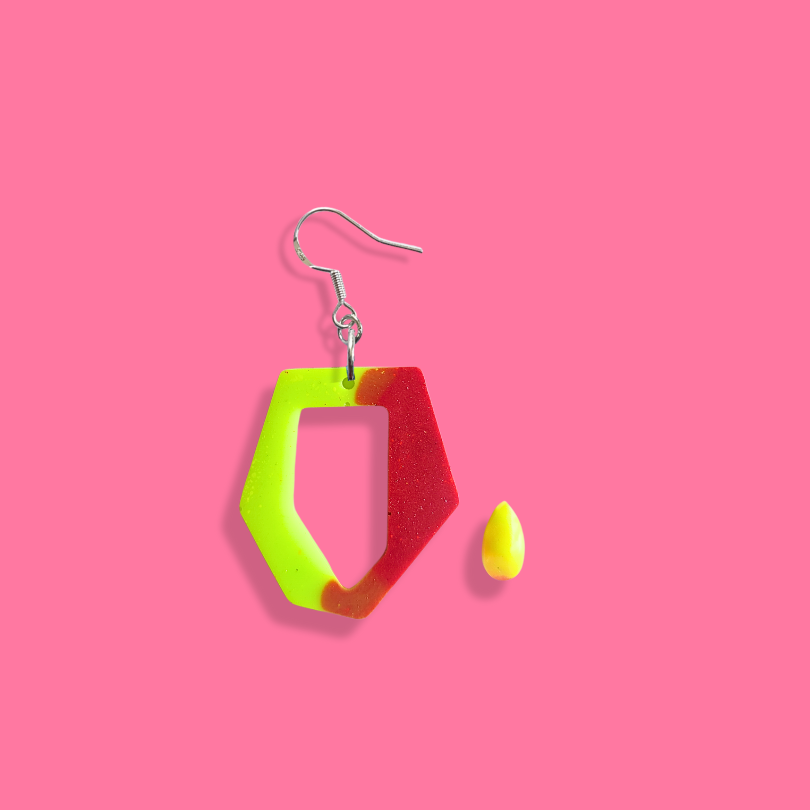 Earrings [scratched, set]