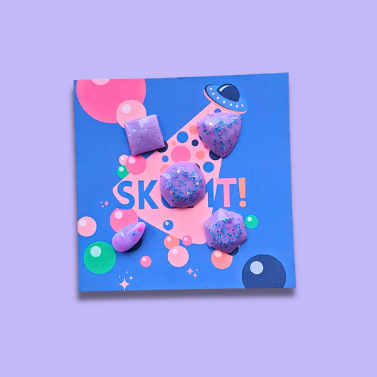 Små stiftörhängen [plommon, 5 st]