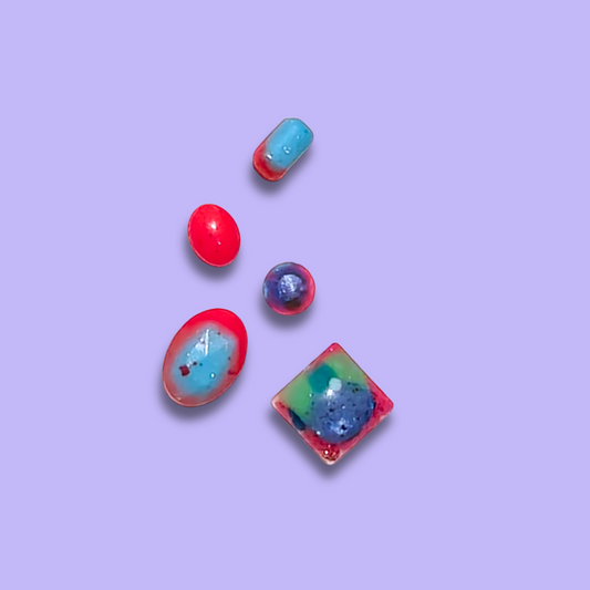 Små stiftörhängen [rött och blått, 5 st]