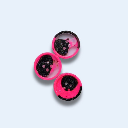Knappar 20 mm [hallonlakrits, 3 st]